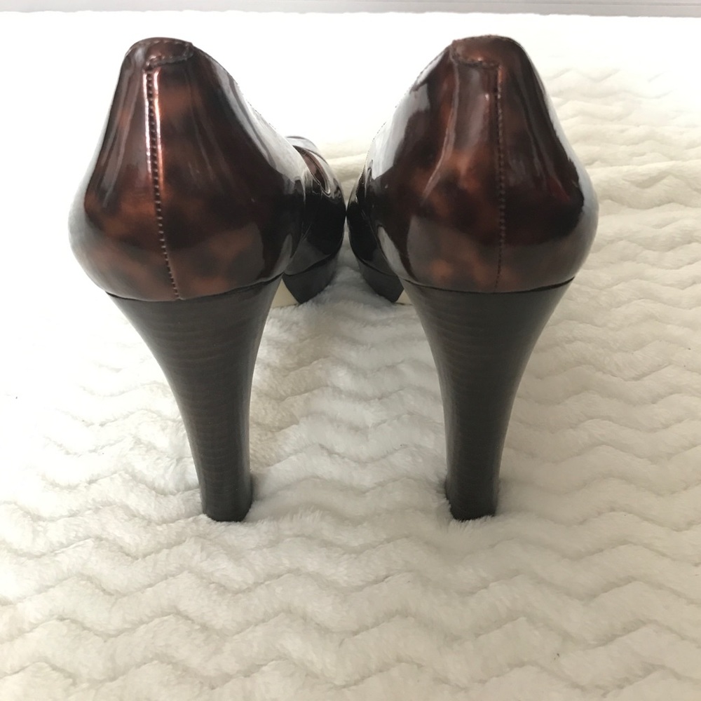 Marc Fisher Brown Tortoise Print Platform Heels Size 7.5 - Picture 4 of 8